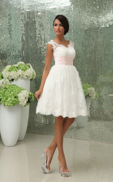Exquisite Sweetheart Short Dress With Lace Applique