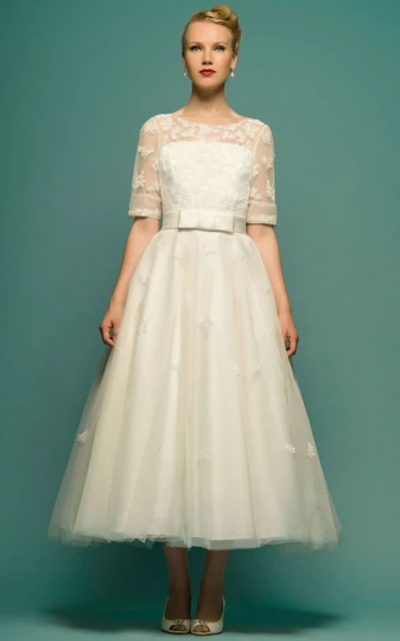 A-Line Tea-Length Scoop Neck Half Sleeve Appliqued Tulle Wedding Dress