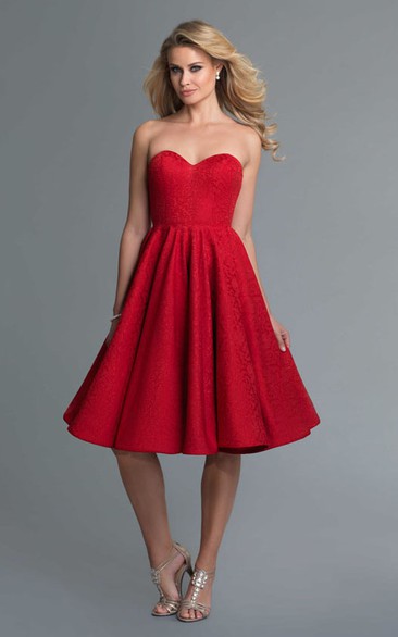 A-Line Knee-Length Sweetheart Sleeveless Lace Backless Dress With Pleats