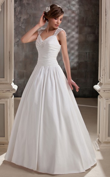 Enchanting Caped-Sleeve Pleated A-Line Gown With Ruching and Appliques