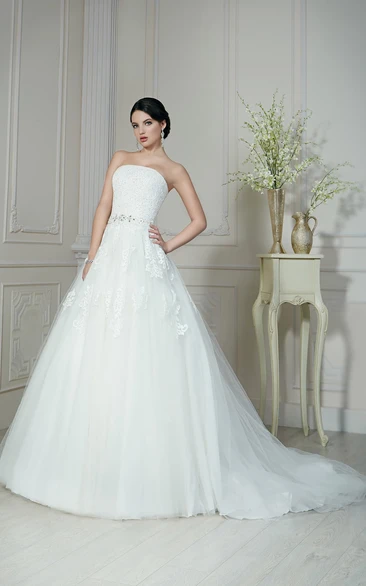 A-Line Long Strapless Sleeveless Lace-Up Organza Dress With Appliques And Beading