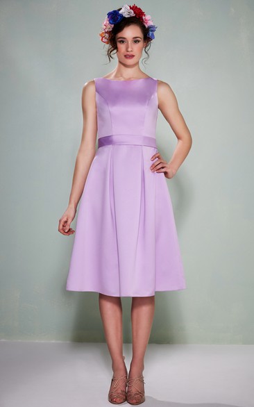 Tea-Length Sleeveless Bateau Neck Satin Bridesmaid Dress