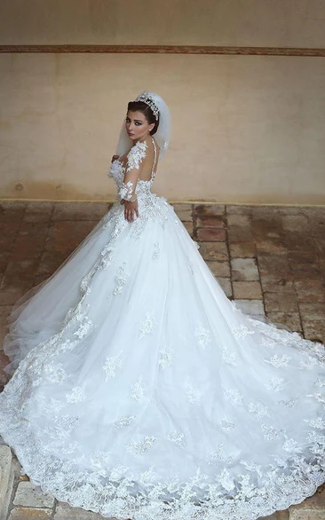 Gorgeous Long Sleeve Appliques Tulle Wedding Dress Hi-Lo With Train