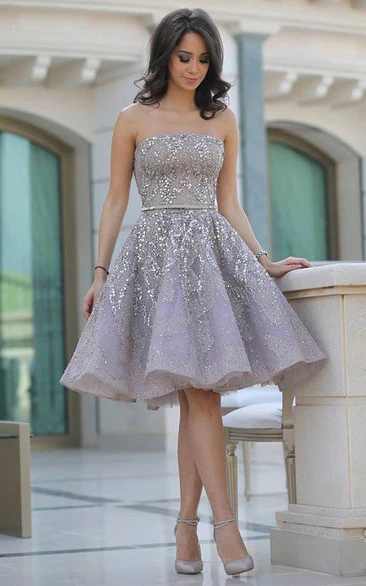 A-line Sleeveless Sequins Strapless Knee-length Homecoming Dress