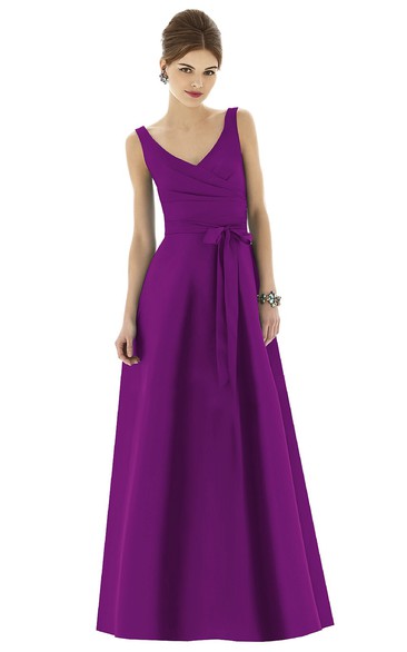 Elegant V-Neck Sleeveless Dress With Bow Sash