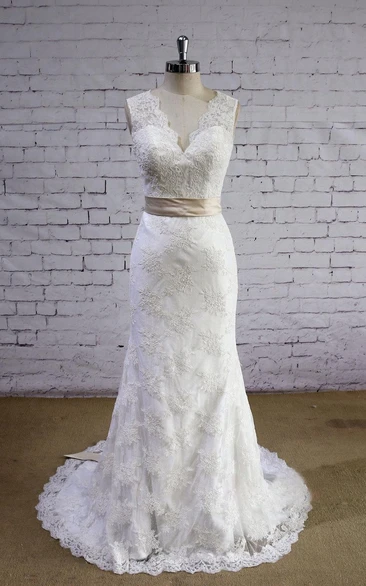 Fit and Flare Sleeveless V-Neck Lace Dress With Satin Bow Sash