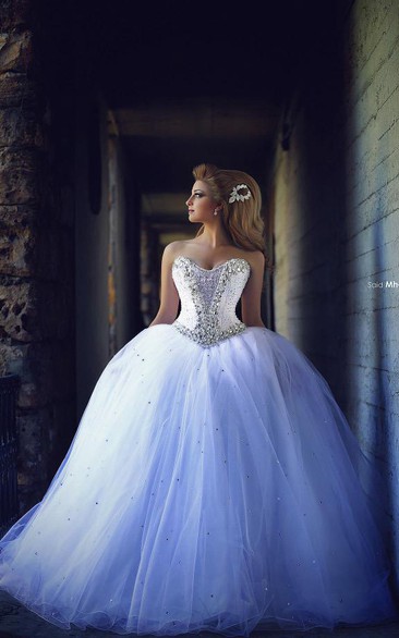 Elegant Sweetheart Sleeveless Tulle Wedding Dress Lace-up With Beadings Crystals