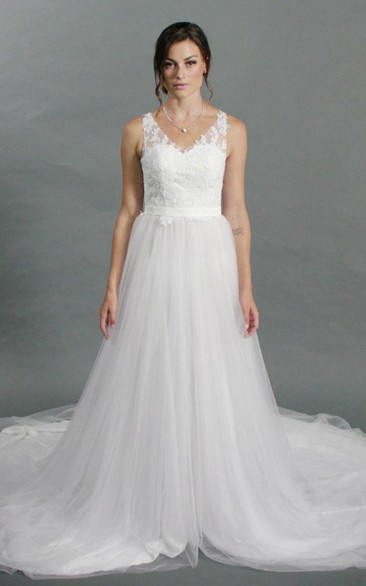 Sleeveless V-Neck A-Line Tulle Dress With Lace Bodice