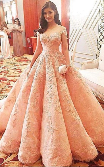 A-Line Sweetheart Appliques Lace Chapel Train Prom Dress