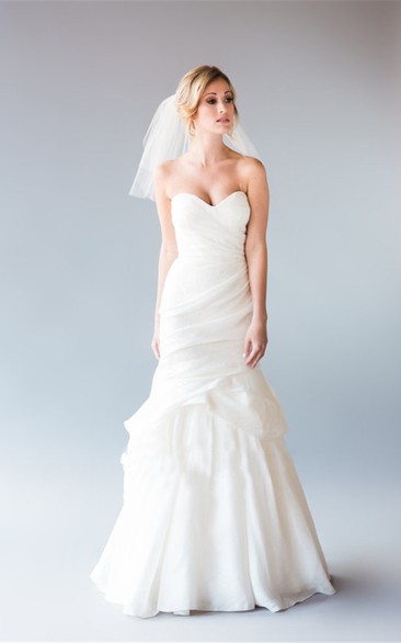 Simple Short Mesh Wedding Veil with Hair Comb