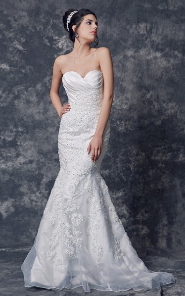 Sweetheart Strapless Mermaid Gown With Lace Applique