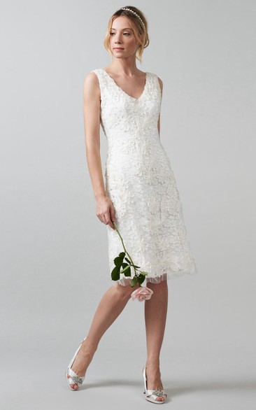 Midi V-Neck Appliqued Lace Wedding Dress With V Back