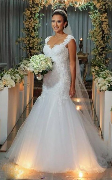 Modern Tulle Lace Appliques Mermaid Wedding Dress Sweep Train