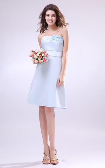 Strapless Short Dress With Belted Waist and Floral Embellishment