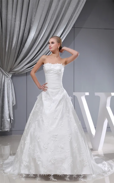 Long Sleeveless A-Line Lace Gown With Tulle Overlay and Cinched Waistband