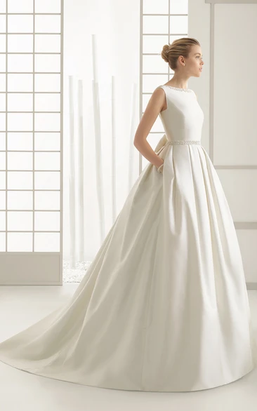 Sleeveless Graceful Gown With Decorative Bow At Back