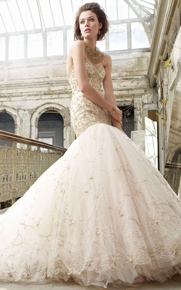 Captivating Sweetheart Neckline Tulle Ball Gown With Gold Embroidery