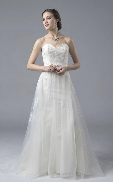 Sweetheart Lace A-line Open Back Tulle Wedding Dress With Appliques And Buttons