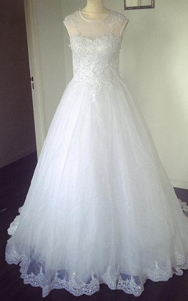 Sleeveless Lace-Appliqued Tulle Jewel Neck Dress With Beadings