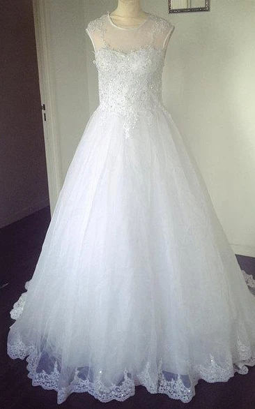 Sleeveless Lace-Appliqued Tulle Jewel Neck Dress With Beadings