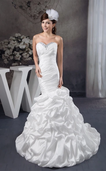Lovely Criss-Cross Pick-Up Sweetheart Gown With Beading