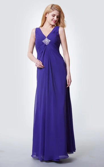 Sleeveless V Neck Pleated Chiffon Gown With Crystal-detailing