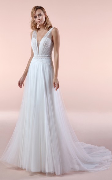 Impressive Cap Sleeve Tulle Wedding Dress With Court Train