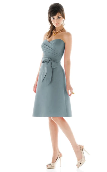 Knee-Length Sweetheart A-Line Dress With Crisscross Ruching