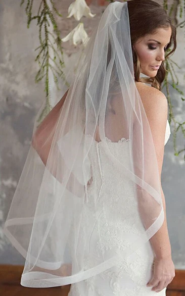 Simple Style Single Layer Soft Wedding Veil With Hair Comb