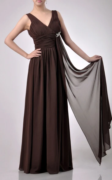 Charming Floor-length V-Neckline Empire Chiffon Bridesmaid Dress With Watteau Train