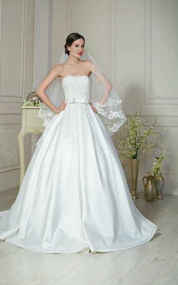 A-Line Long Strapless Sleeveless Lace-Up Satin Dress With Bow And Appliques