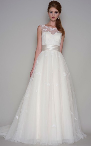 A-Line Appliqued Sleeveless Floor-Length Scoop Tulle Wedding Dress With Court Train And Low-V Back