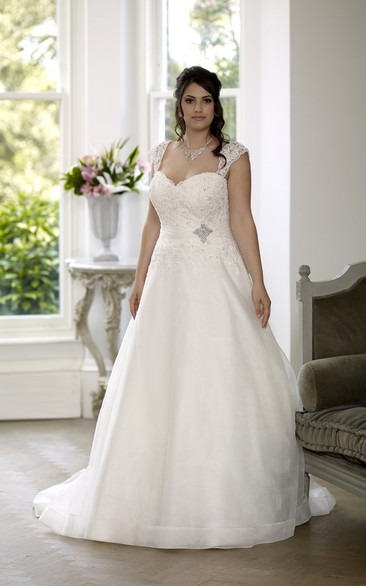 Ball Gown Floor-Length Queen Anne Sleeveless Satin Court Train Lace-Up Back Appliques Dress