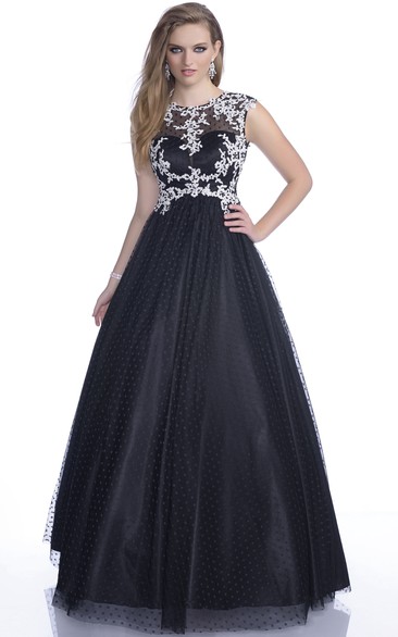 Unique A-Line Cap Sleeve Tulle Gown With Lace Appliques