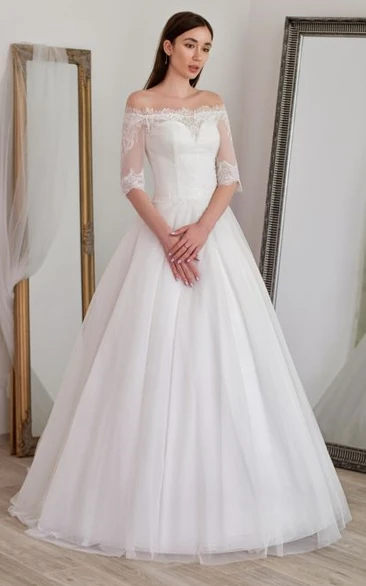 Delicate Ball Gown Off-the-shoulder Lace Wedding Dress