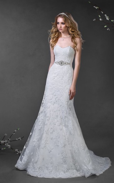 A-Line Floor-Length Sweetheart Sleeveless Lace-Up Lace Dress With Appliques And Waist Jewellery