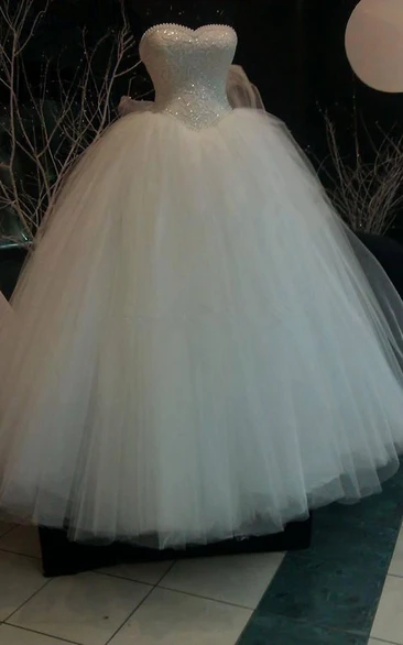 Glamorous Sweetheart Pearls Ball Gown Wedding Dress Tulle With Lace