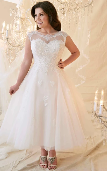 A-Line Tea-Length Scoop-Neck Cap-Sleeve Lace&Tulle Plus Size Wedding Dress With Appliques And Keyhole