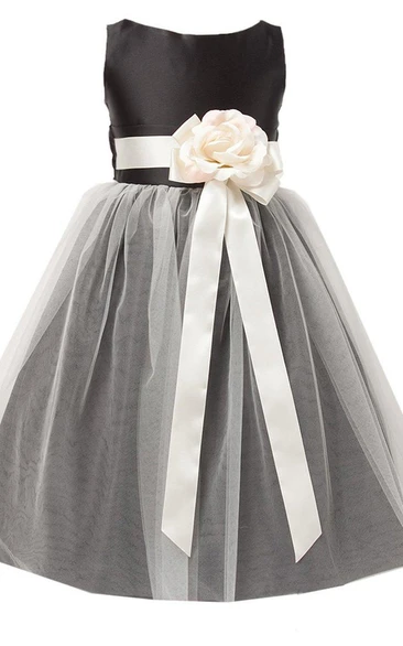 Sleeveless Bateau-neck Dress With Floral Sash