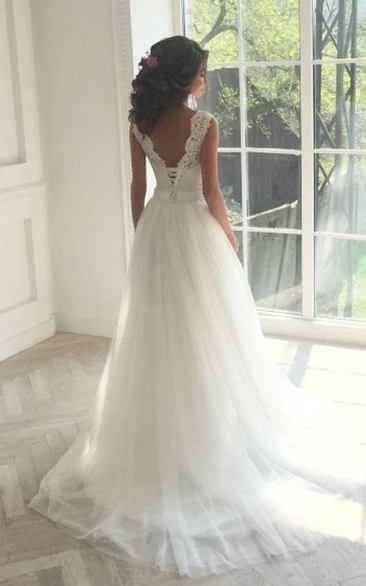 Sleeveless Lace White A-line Sweep Train Wedding Dress