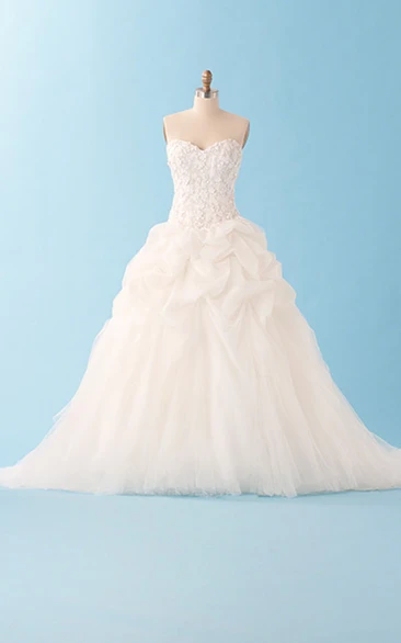 Exquisite Sweetheart Ball Gown With Ruffles