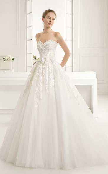 Strapless Lacy Bodice Gown With Tulle Flora Waistband