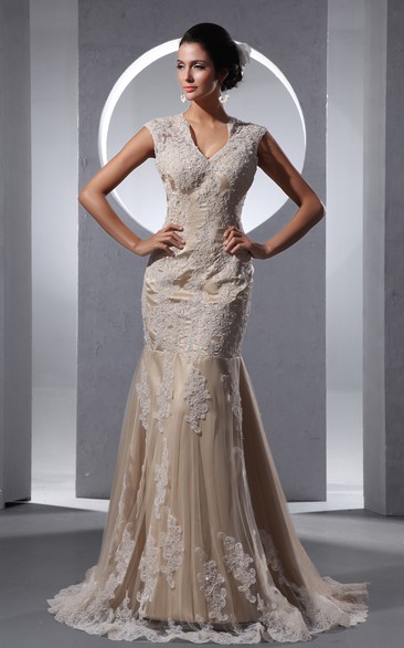 Elegant V-Neck Laced Sheath Dress With Appliques and Pleating