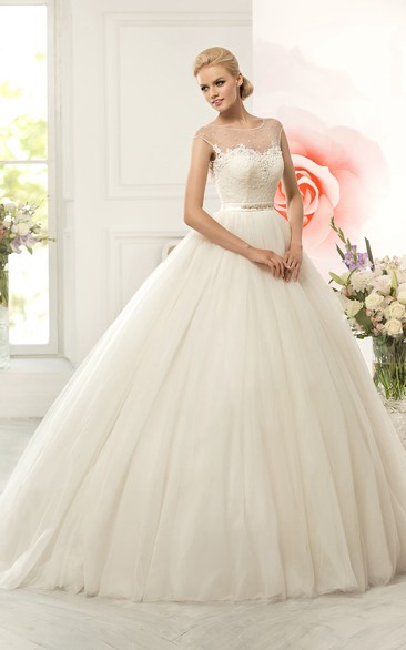 Ball Gown Long Scoop Cap-Sleeve Deep-V-Back Tulle Dress With Appliques And Waist Jewellery