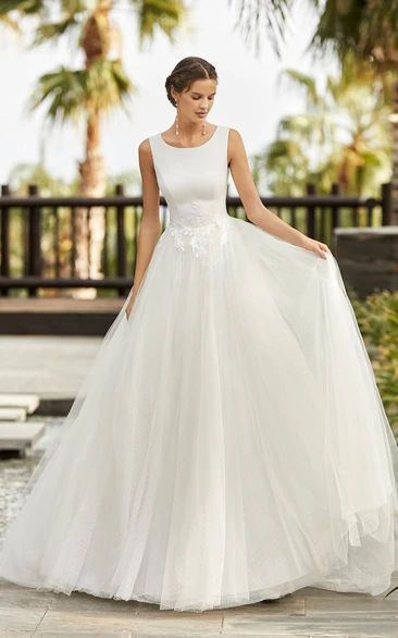 Lace Appliqued Scoop Neckline Sleeveless And Deep V-back Ballgown Tulle Wedding Dress