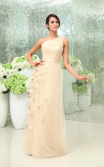 Graceful One-Shoulder Tulle Gown With Petals