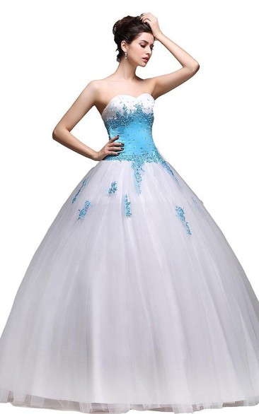 Sweetheart Tulle Ball Gown With Appliques and Beadings