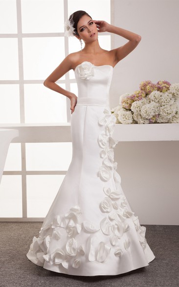 Sleeveless Trumpet Satin Gown With Floral Embellishment