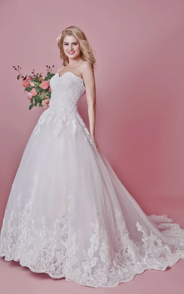 Romantic Sweetheart Floral Lace Applique and English Net Wedding Ball Gown