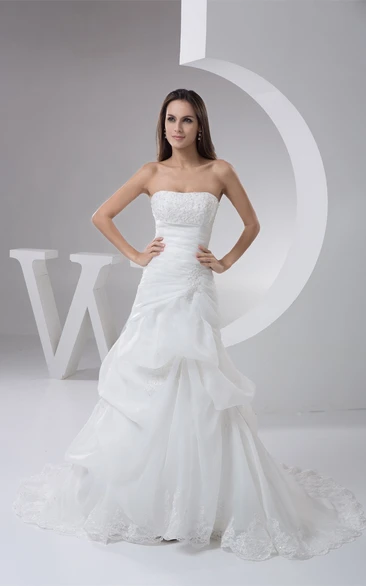 Sleeveless Pick-Up Tulle Sweep Train and Dress With Appliques